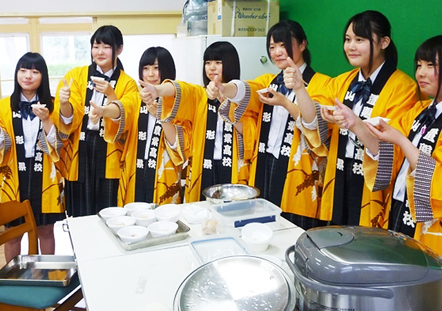 「置賜農業高校豆ガールズプロジェクト」　置賜農業高校　豆ガールズ　（2017年やまがた公益大賞グランプリ）